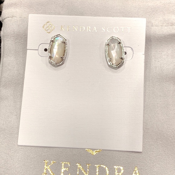 Kendra Scott Jewelry - ⚡️Sale⚡️New Kendra Scott Ellie Silver Ivory Pearl